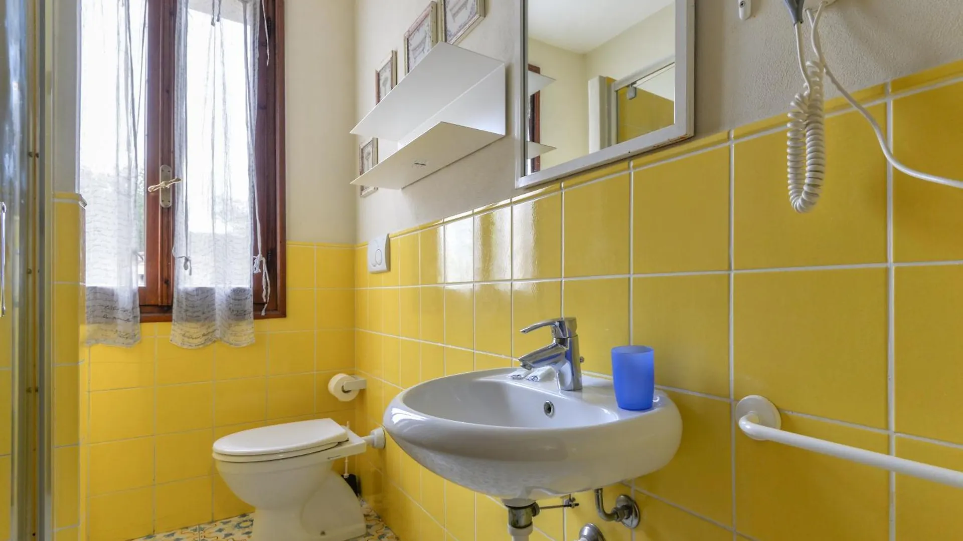 Bilocale Mimosa A Lacona 0*,  İtalya